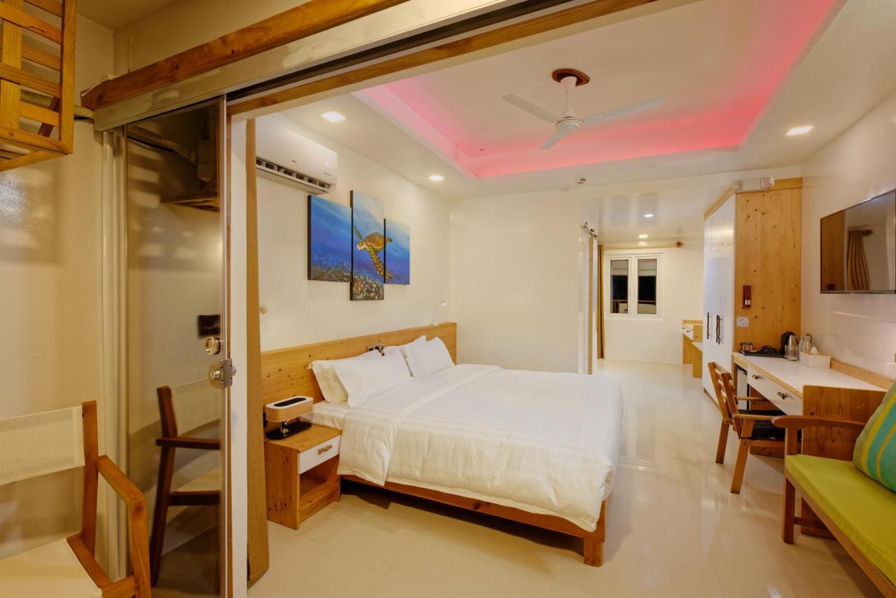 Luau Beach Inn, Maldives Fulidhoo Exterior photo